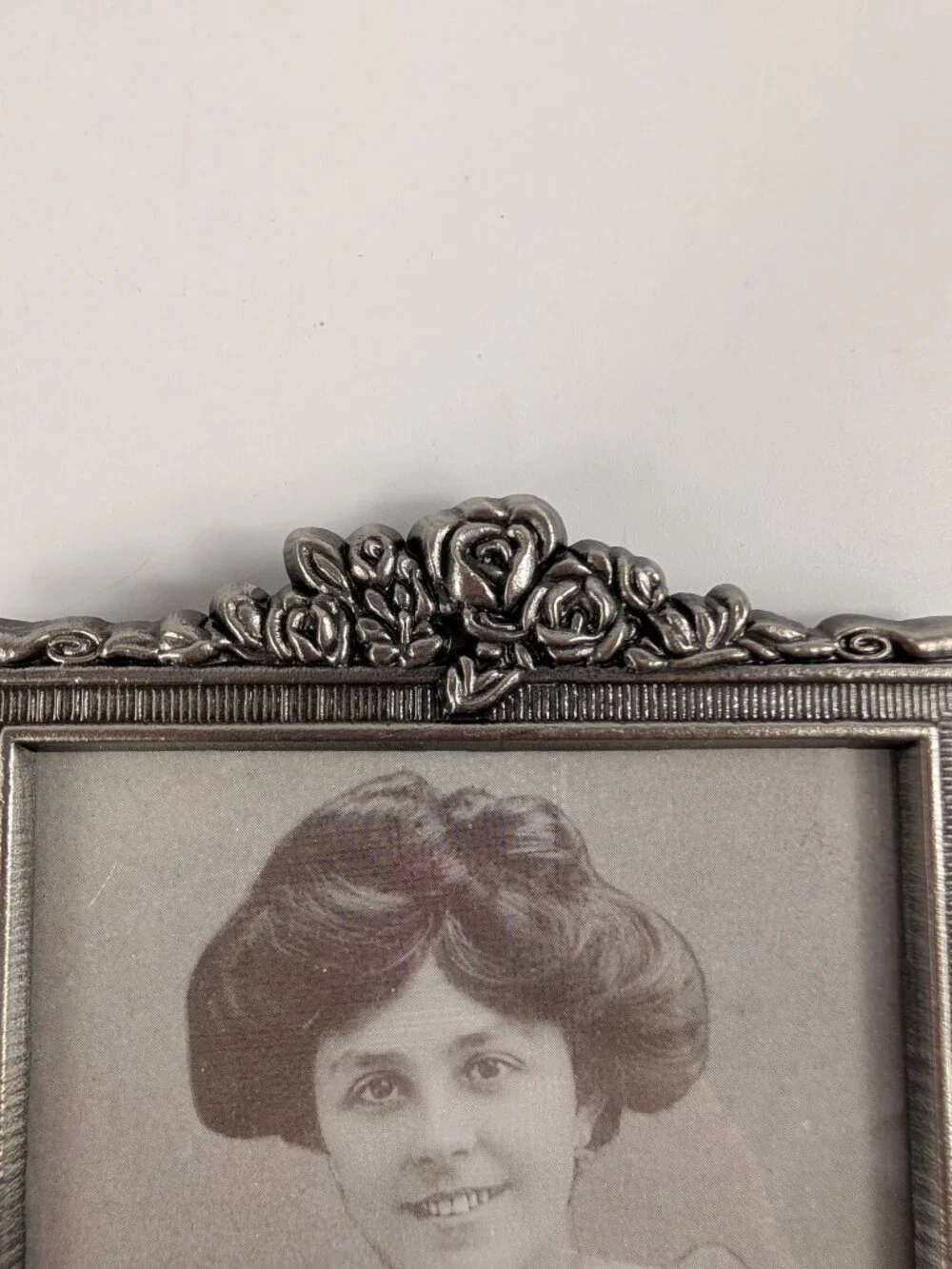 Dennis East Renaissance Collection Antique Pewter Floral Frame
